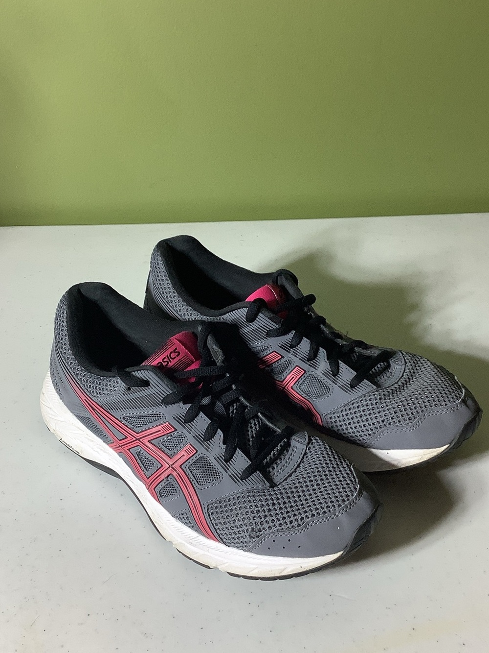 ASICS gray and magenta Gel Contend 5, size 8.5